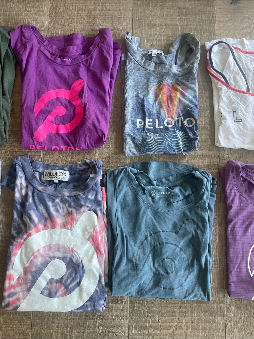 Lot - 10 Peloton Tanks Women’s M & L GUC - Picture 5 of 14